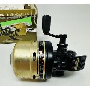 Vintage Daiwa GOLDCAST III GC120 Metal Spincast Reel (Japan)